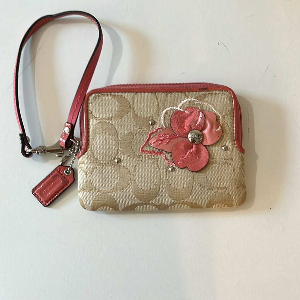 COACH CORNER ZIP WRISTLET WITH FLORAL STUDDED